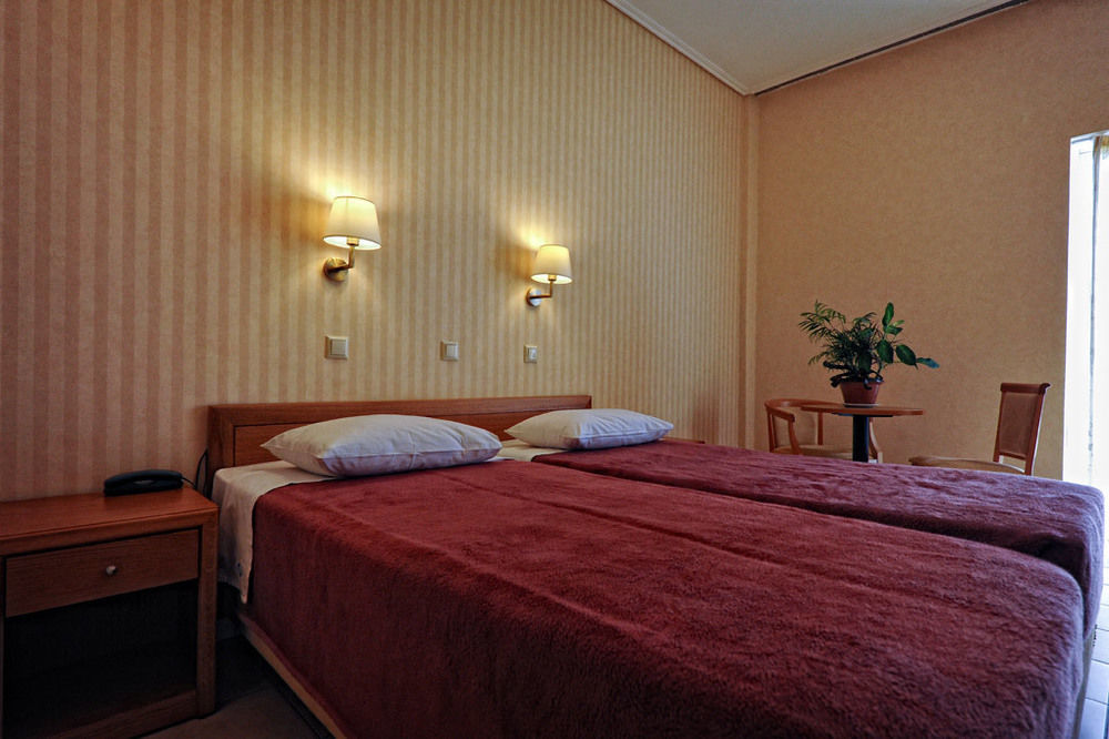 Hotel Ostria Каламата Экстерьер фото